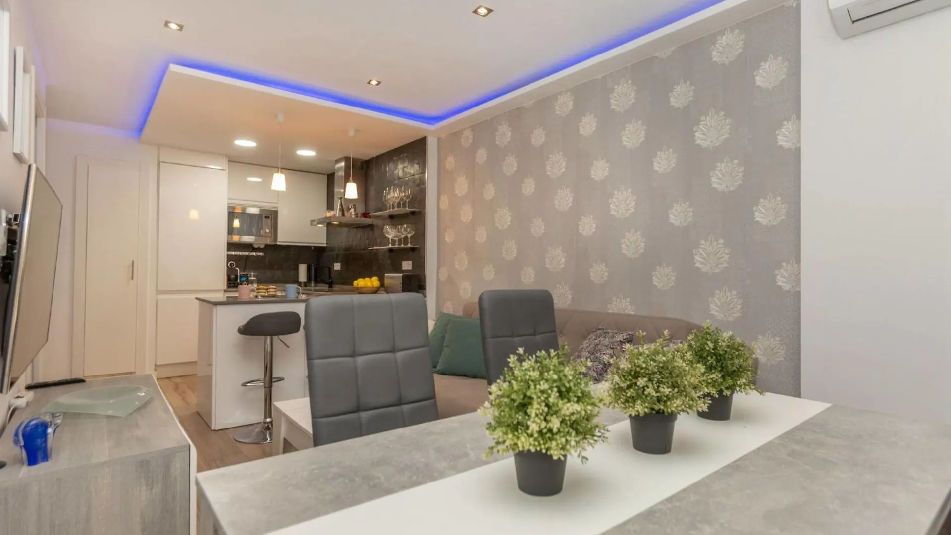 Apartment Leon By Interhome Lloret de Mar